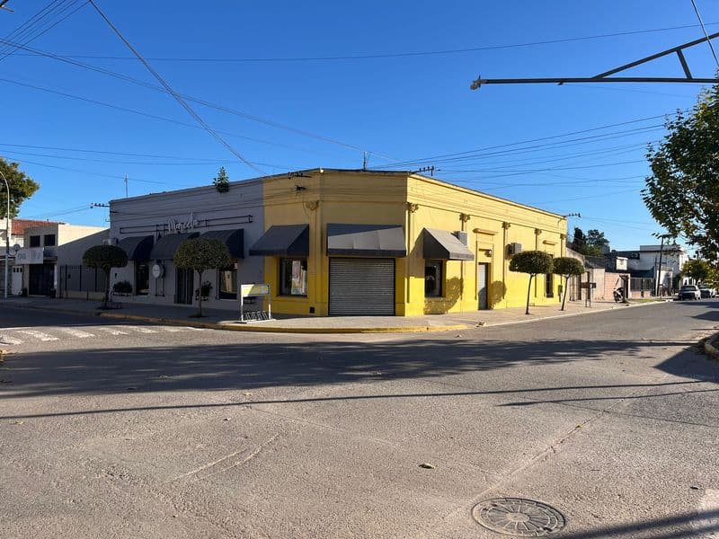 Locales + casa - venta en conjunto, en Lima